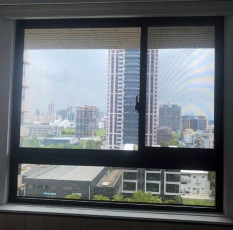 此圖有貼隔熱紙(室內不再受到熱源影響、視線柔和清晰) Image