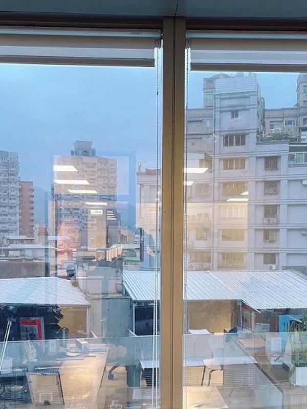 辦公室窗戶隔熱膜